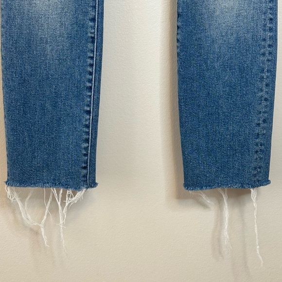 🩵MOTHER Denim High Waisted Looker Ankle Fray Hem Jean in Shoot to Thrill 23 - Picture 8 of 16